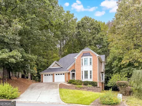 233 Colonial Dr, Woodstock, GA 30189