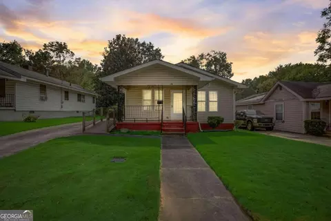 146 Spring St, Newnan, GA 30263