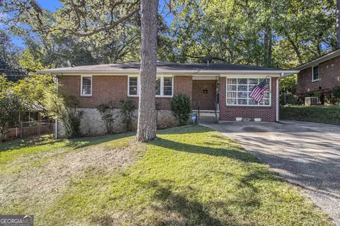 775 Pinevalley Dr, Forest Park, GA 30297