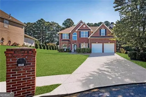 828 Kaitlyn Dr, Loganville, GA 30052
