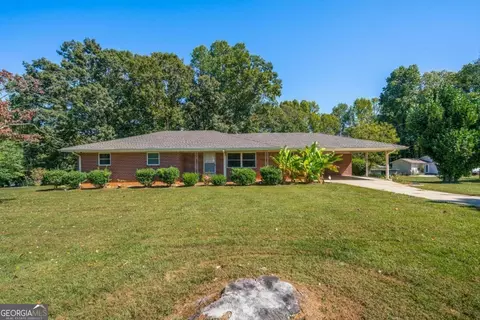 2860 Pinecrest Dr, Gainesville, GA 30504