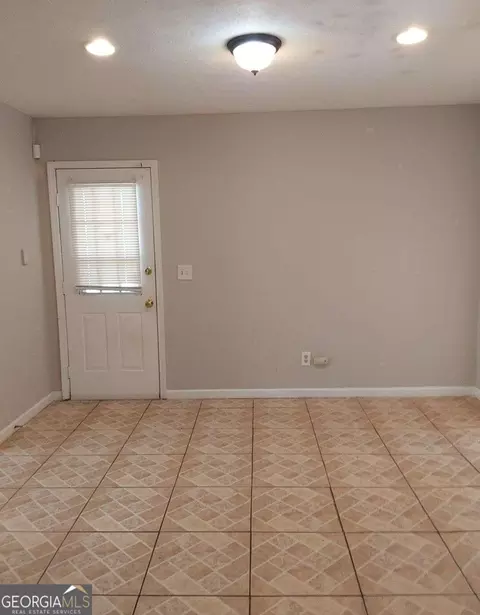 994 Majesty Ln, Morrow, GA 30260 photo 3