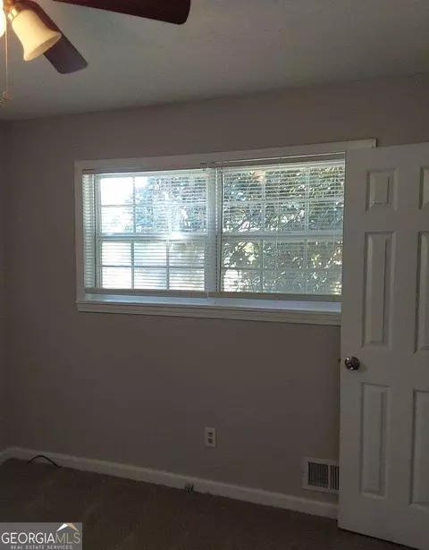994 Majesty Ln, Morrow, GA 30260 photo 10
