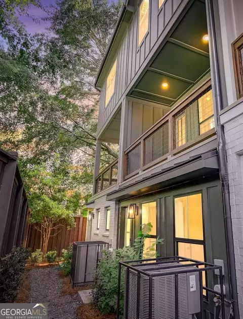 4468 Dalston Dr #8, Atlanta, GA 30342