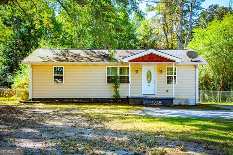 299 Harpers Lake Dr, Hiram, GA 30141