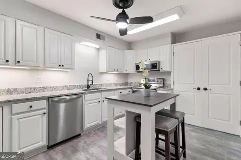 8 Chaumont Sq NW, Atlanta, GA 30327