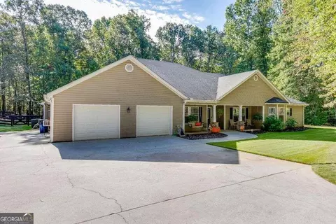 6360 Looper Lake Dr, Flowery Branch, GA 30542