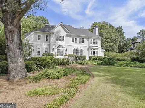 130 Devereux Ct, Atlanta, GA 30327