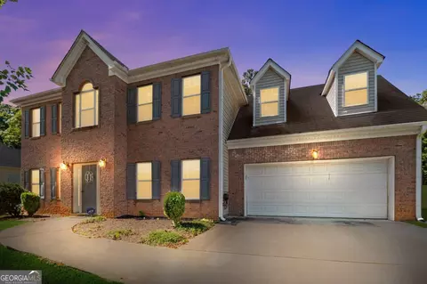 9743 Brookshire Dr, Jonesboro, GA 30238