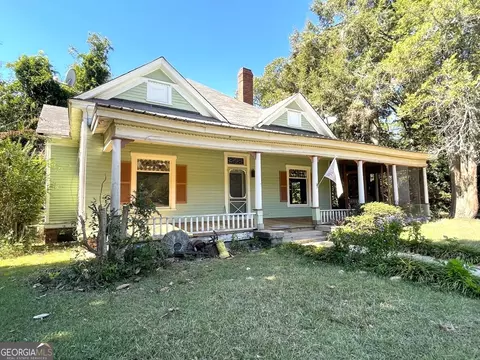 169 S Broad St, Bowman, GA 30624