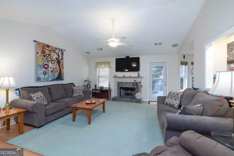 1619 Madison Dr, Bethlehem, GA 30620 photo 4