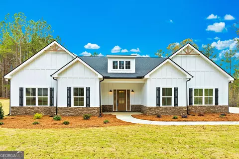 106 Brothers Ct, Barnesville, GA 30204
