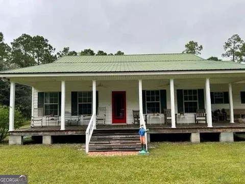 99 Primrose Ln, Nicholls, GA 31554