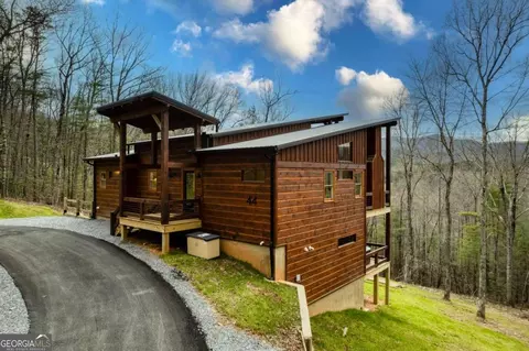 44 High Rdg W, Epworth, GA 30541