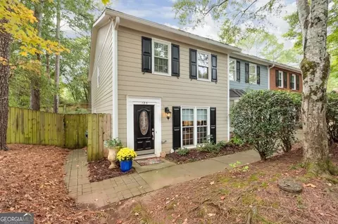 123 Courtyard Ter, Roswell, GA 30075