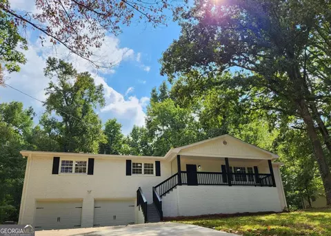 6862 Lakeshore Dr, Douglasville, GA 30135