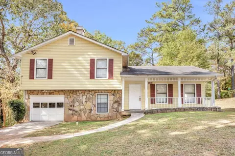 3283 Wintercreeper Dr, Lithonia, GA 30038