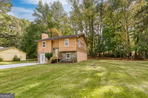 5323 Cedar Rock Dr, Lithonia, GA 30038