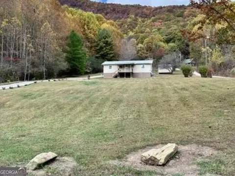 560 Glassy Orchard Rd, Tiger, GA 30576