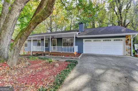 3085 Malvern Dr, Snellville, GA 30039