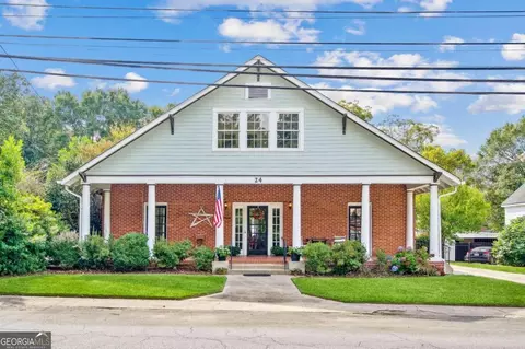 24 W Stephens St, Winder, GA 30680