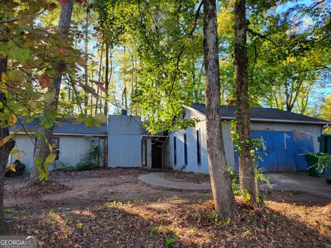 1645 Glen Arm Dr, Lithonia, GA 30058
