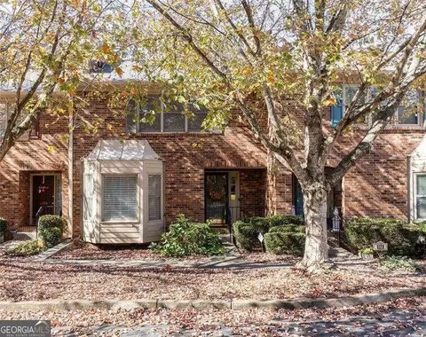 6180 Windsor Trace Dr, Peachtree Corners, GA 30092