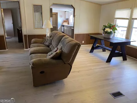 328 E Virginia Ln, Macon, GA 31217 photo 2