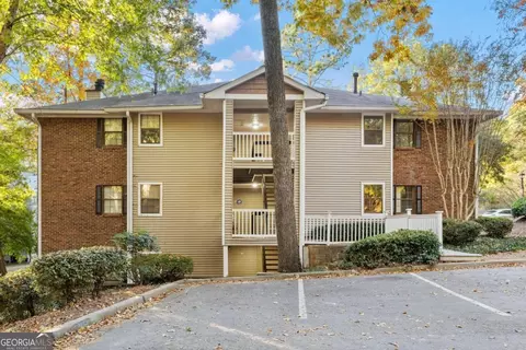 304 Barrington Hills Dr, Sandy Springs, GA 30350