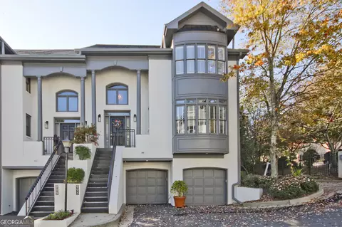 995 Heatherbrook Ln NE, Atlanta, GA 30324