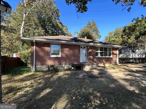 586 Bridge Ave, Forest Park, GA 30297