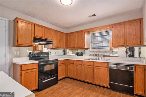 6498 Pine Bark Ct, Morrow, GA 30260 photo 10