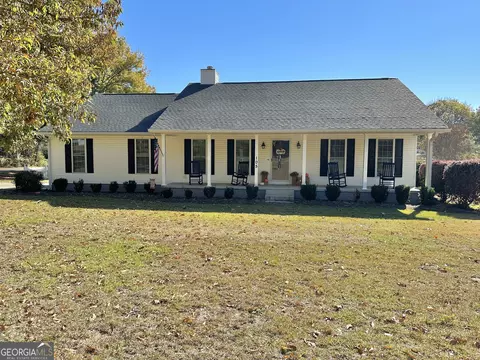 105 N Lakeshore Dr, Cochran, GA 31014