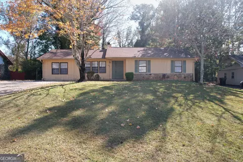 2997 Menlo Park Dr, Rex, GA 30273