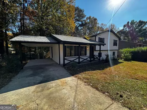 690 Fieldstone Dr, Jonesboro, GA 30238