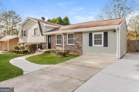 6011 Randy Ln, Ellenwood, GA 30294