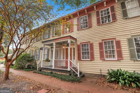 112 W Henry St, Savannah, GA 31401