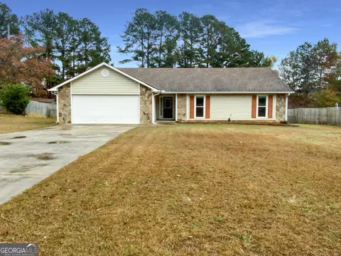 10874 Clearwater Dr, Hampton, GA 30228