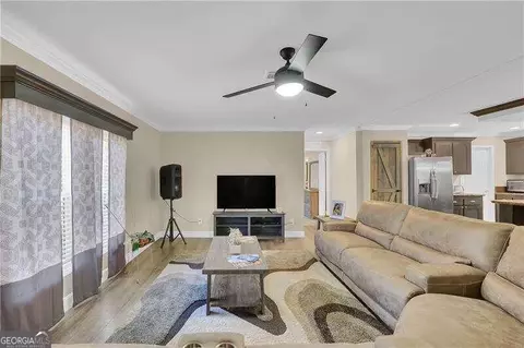 304 Stonegate Dr, Winder, GA 30680 photo 7