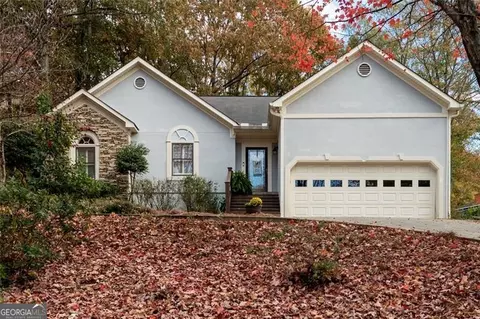 2090 Wellcrest Dr, Kennesaw, GA 30152