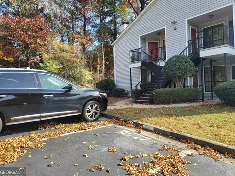 733 Windchase Ln, Stone Mountain, GA 30083