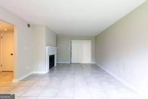 933 Pine Oak Trl, Austell, GA 30168 photo 6