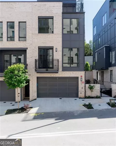 661 Vidalia St, Atlanta, GA 30318