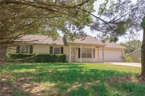21 Country Village Dr, Hiram, GA 30141