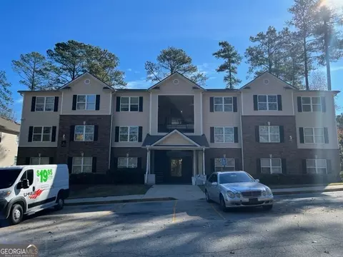 1301 Fairington Village Dr, Lithonia, GA 30038