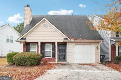 9541 Lakeview Rd, Union City, GA 30291