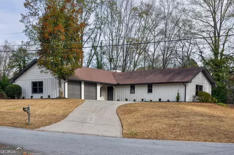 300 Alpine Dr, Roswell, GA 30075