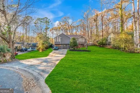 6213 Emerald Springs Dr, Acworth, GA 30102