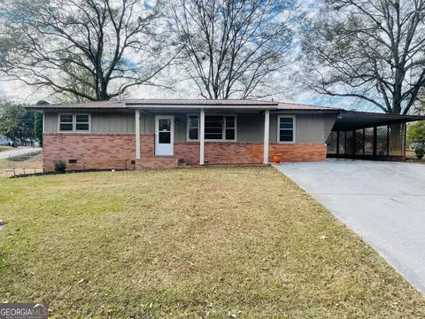18 Maple Dr, Summerville, GA 30747