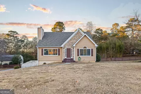 3270 Timber Walk Cir, Loganville, GA 30052